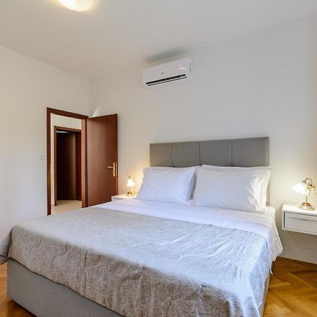 Apartment Marcela Сутиван Екстериор снимка