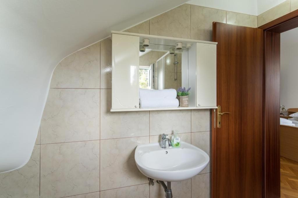 Apartment Marcela Сутиван Екстериор снимка