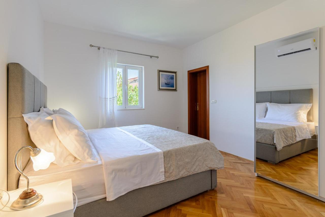 Apartment Marcela Сутиван Екстериор снимка