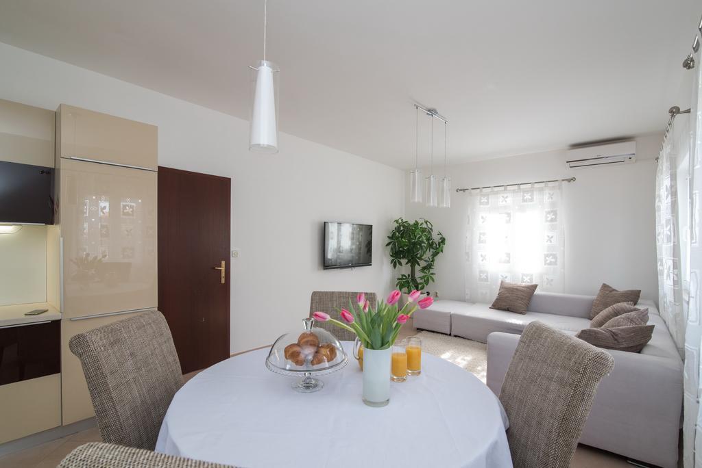 Apartment Marcela Сутиван Екстериор снимка